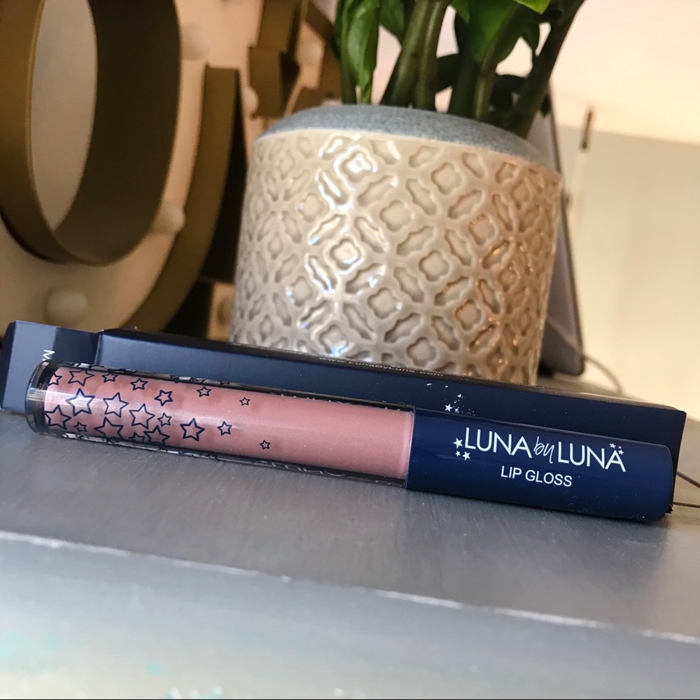 Luna lipgloss